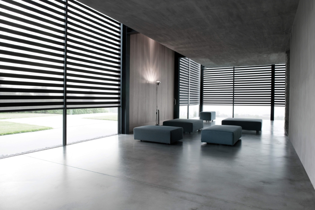 Lichtinval in kantoren verbeteren met de juiste raamdecoratie